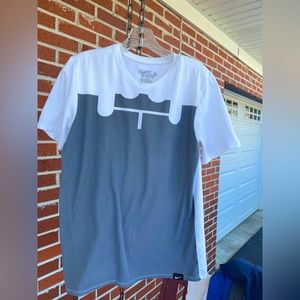 Nike LeBron James Dri Fit Tshirt Gray and White men medium EUC